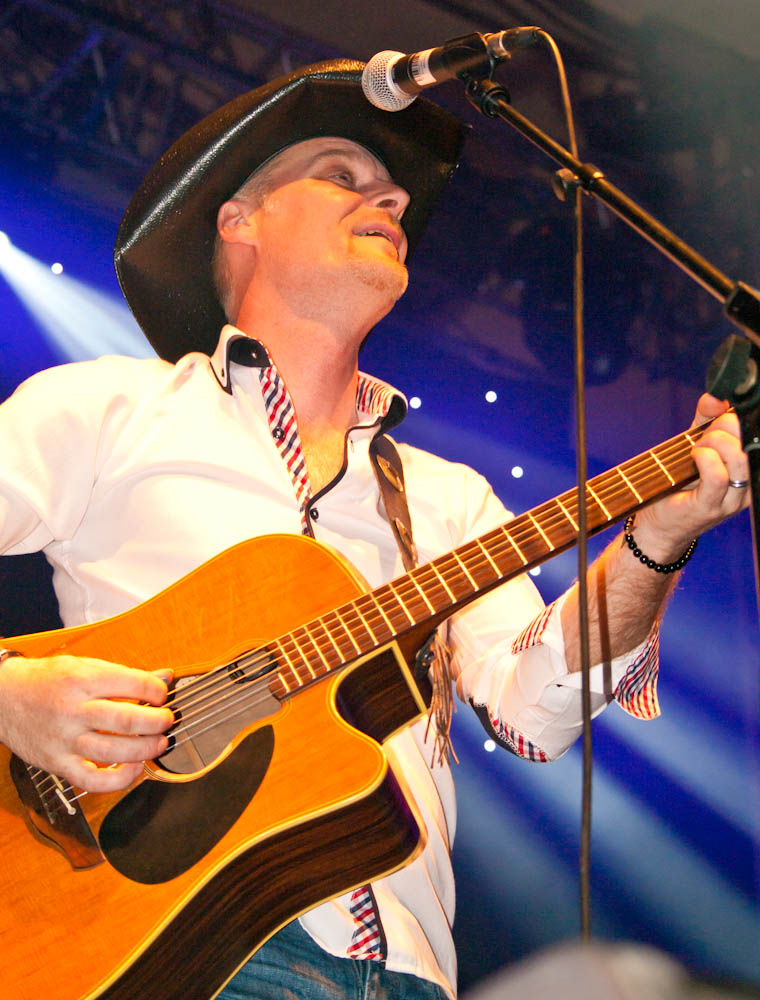 Allan Mikušek, Vzpomínka na Michala Tučného, Praha, Lucerna, 16.4.2015 (Foto: Jiří Konc/CountryWorld.cz) Allan Mikušek, Vzpomínka na Michala Tučného, Praha, Lucerna, 16.4.2015 (Foto: Jiří Konc/CountryWorld.cz)
